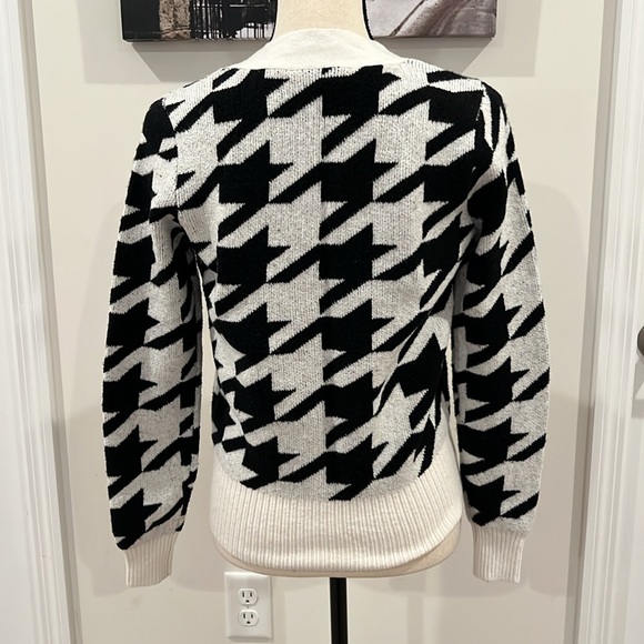 Loft Houndstooth V-neck Cardigan - Picture 4 of 6